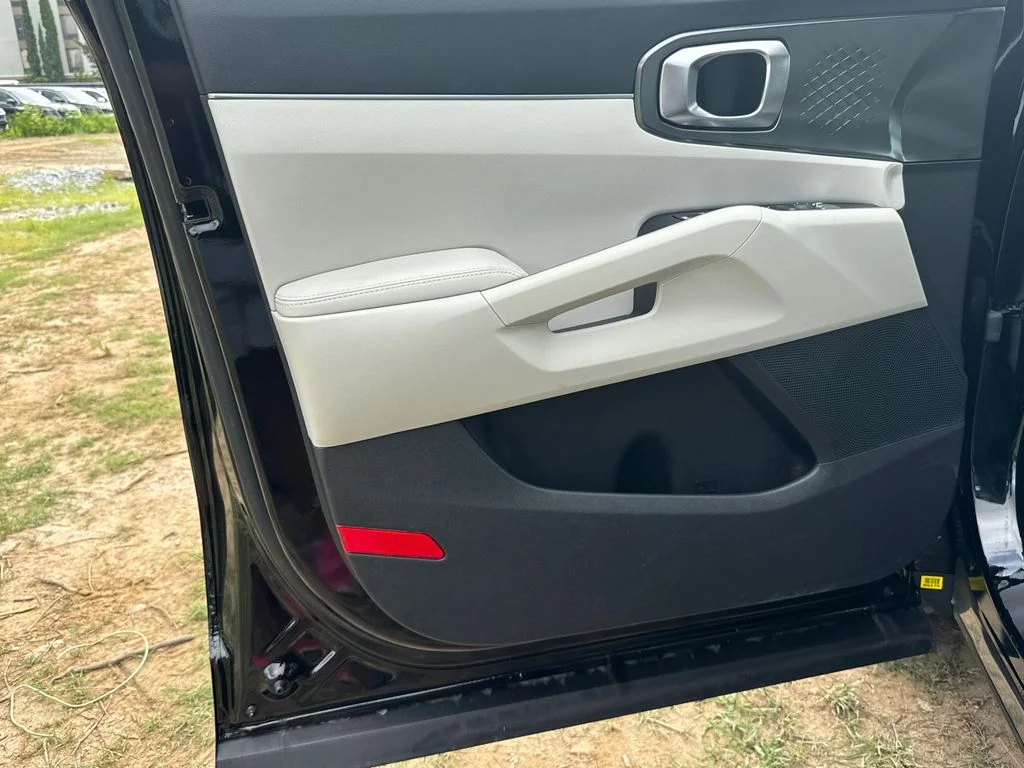 2025 Kia Sorento EX Hybrid - Photo 11