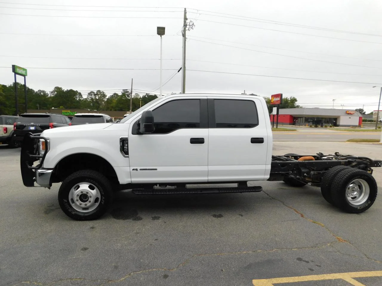 Used 2022 White Ford XL 4WD Crew Cab 179 in WB 60 in CA image 5