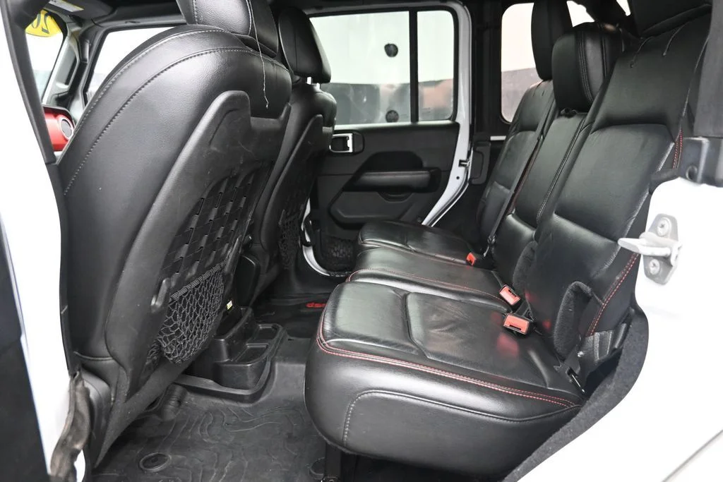 Used 2018 White Jeep Unlimited Rubicon image 12