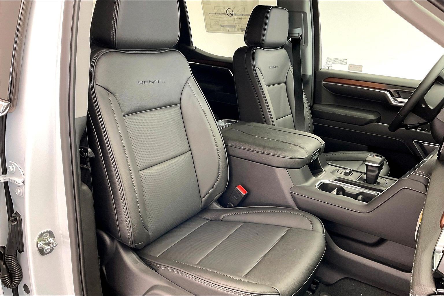 2026 GMC Sierra 1500 Denali - Photo 9