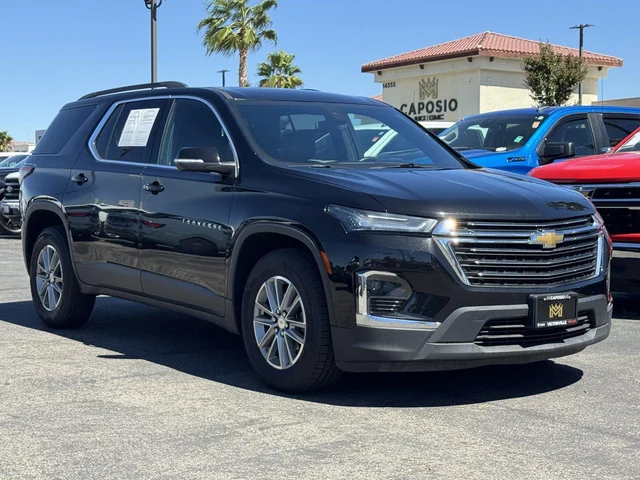 2023 Chevrolet Traverse LT Leather