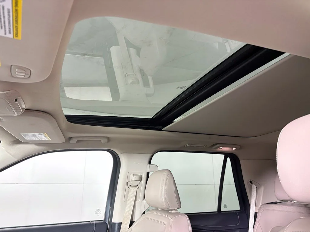 Used 2024 White Ford Limited image 19