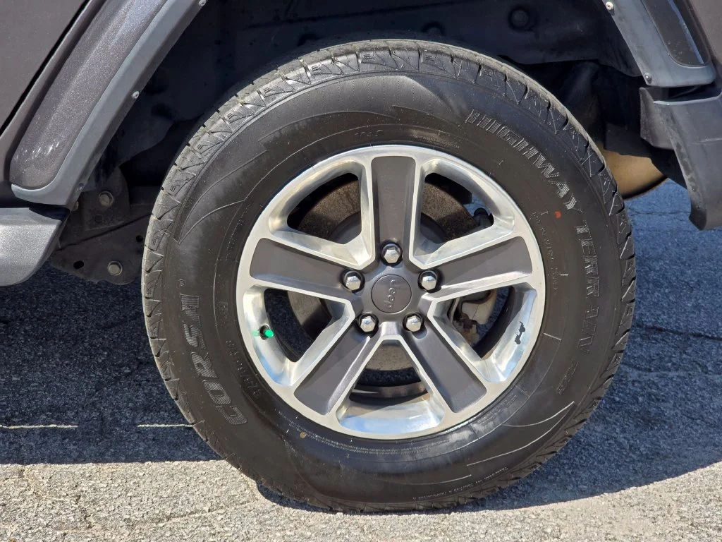 Used 2022 Gray Jeep Unlimited Sahara image 21