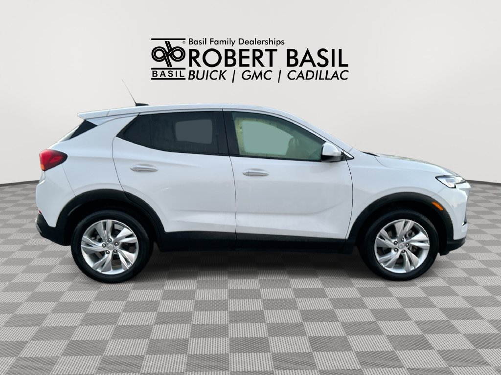 Used 2024 White Buick Preferred image 9