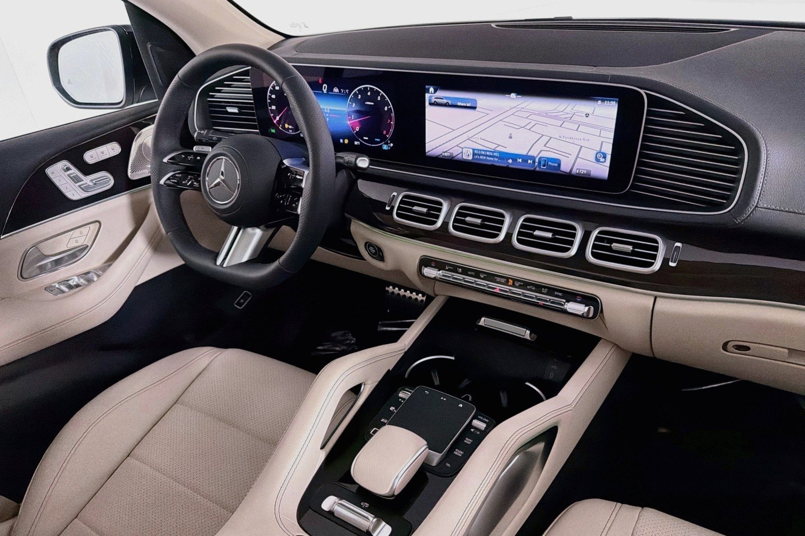 New 2026 Polar White Mercedes-Benz GLS 450 4MATIC® SUV image 18