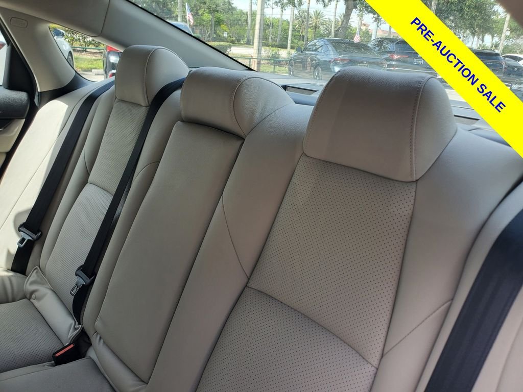 Used 2021 White Honda LX image 12