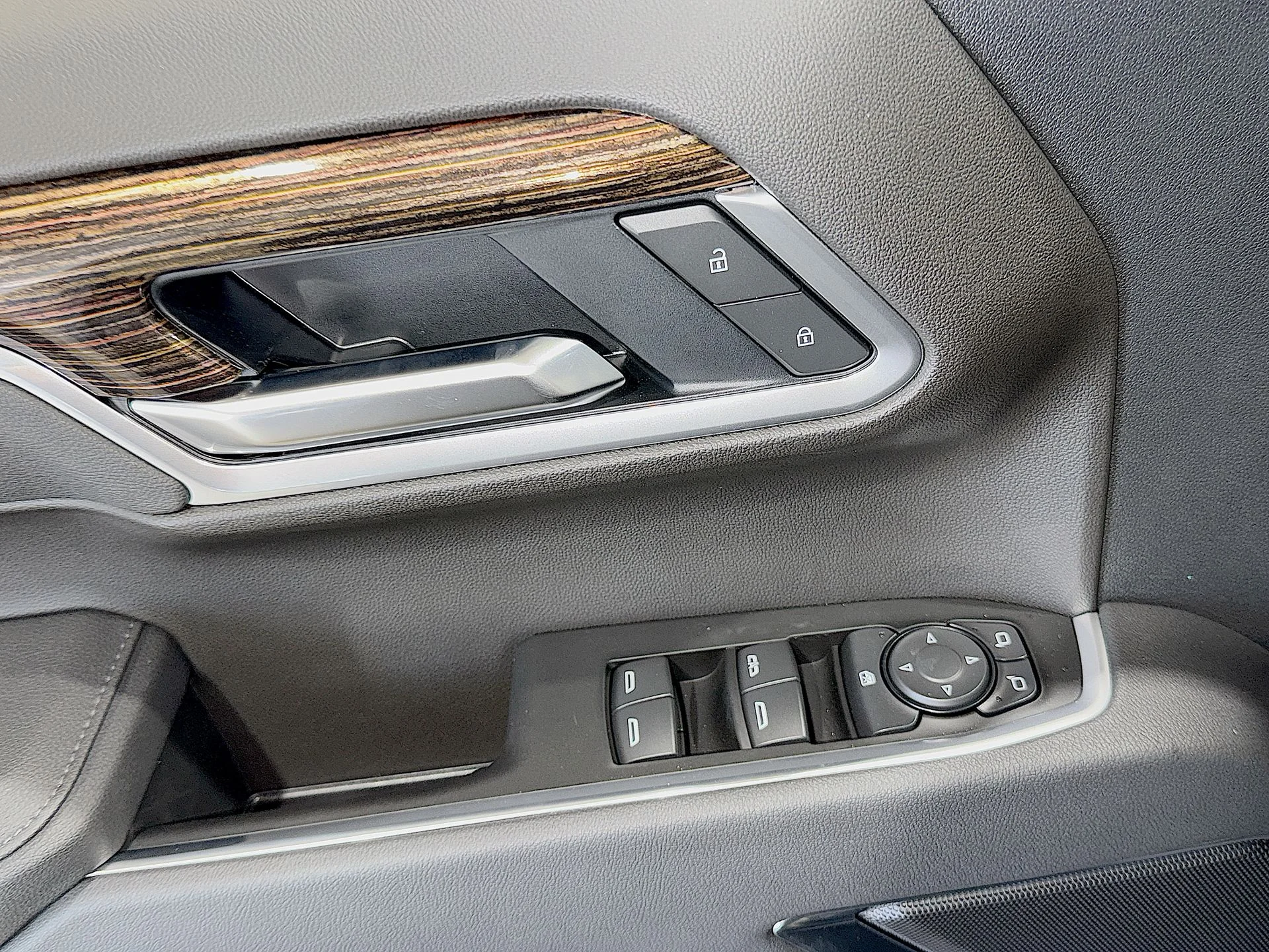New 2026 Onyx Black GMC Elevation image 71