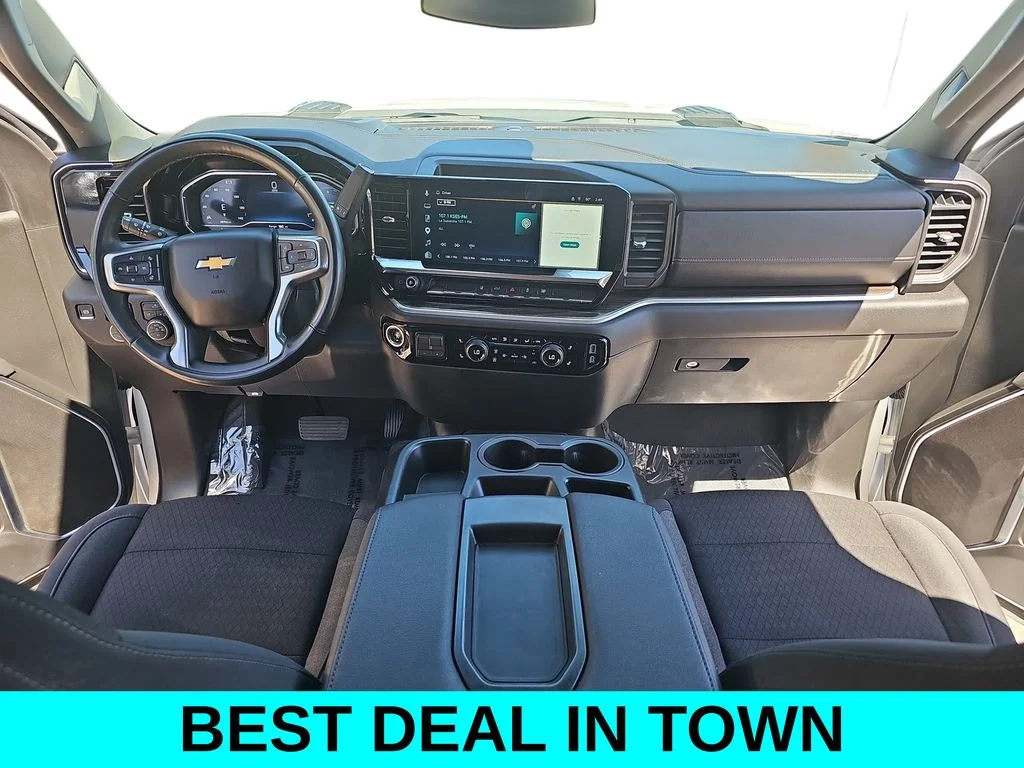 Used 2025 White Chevrolet LT image 9