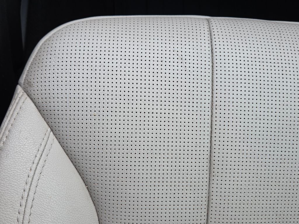 Used 2019 Black Land Rover HSE image 27