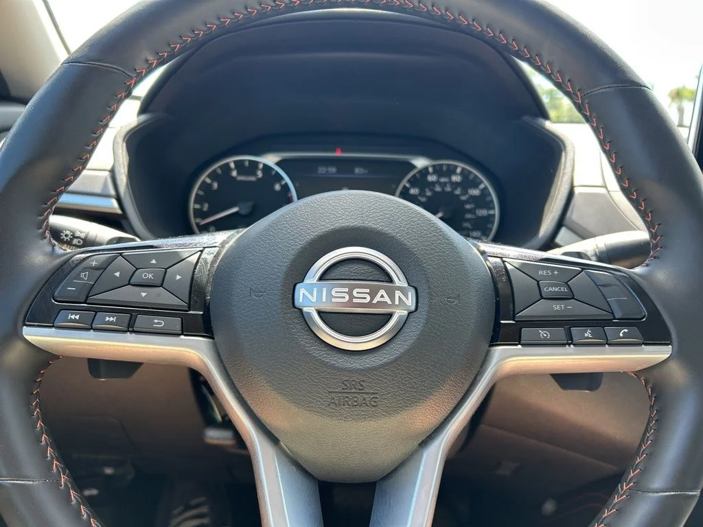 Used 2025 Gray Nissan 2.5 SR image 23