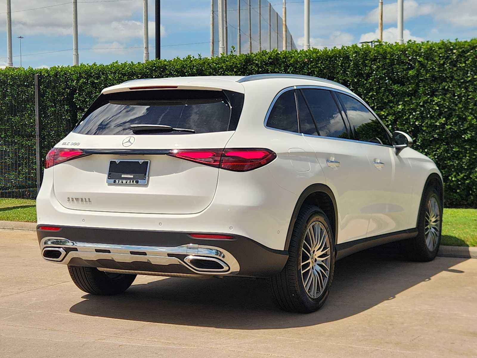 Certified Used 2026 Polar White Mercedes-Benz GLC 300 image 8