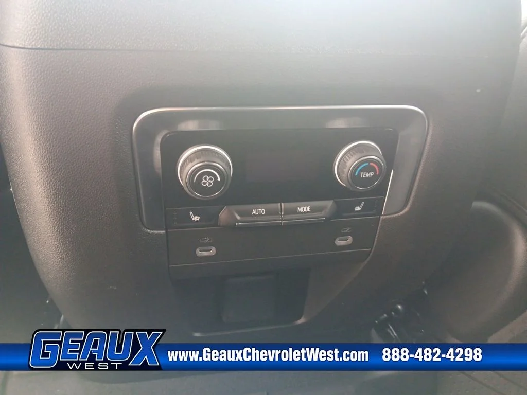 Used 2024 Gray Chevrolet Z71 image 26