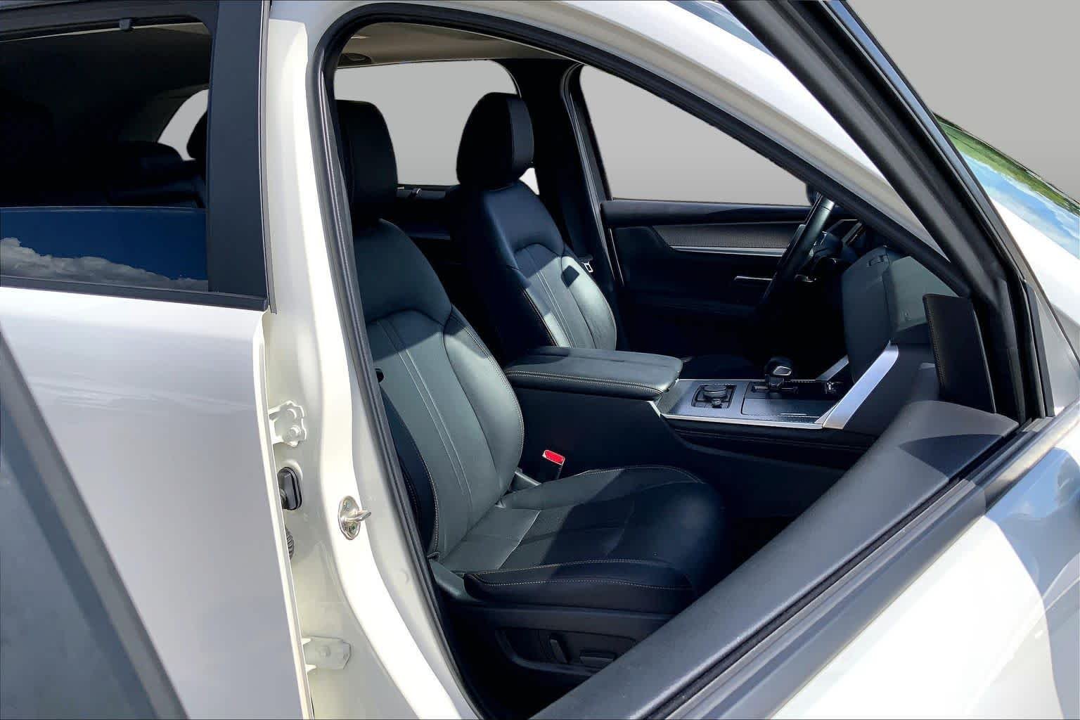 Used 2025 Rhodium White Premium Mazda 3.3 Turbo Preferred Package image 9