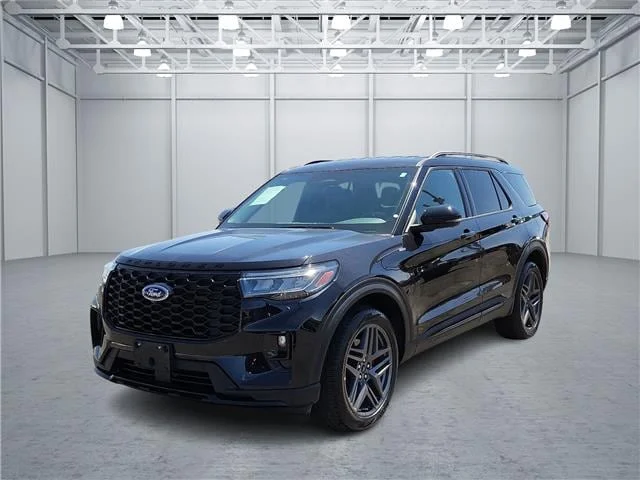 Used 2025 Agate Black Metallic Ford ST-Line 4x4 image 1