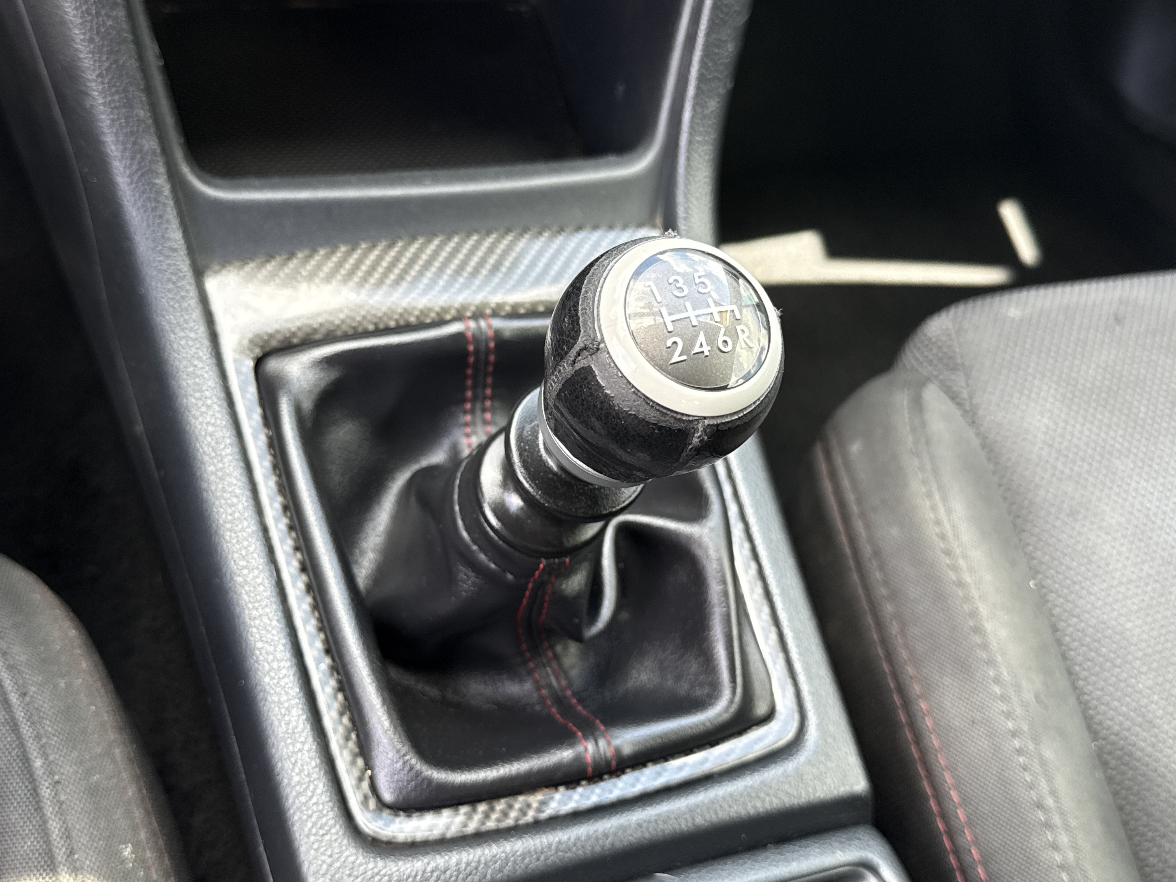 Used 2018 Crystal White Pearl Subaru Base image 37