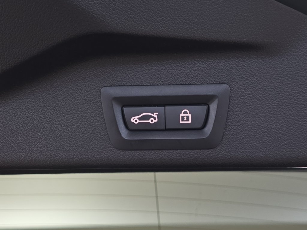 Used 2021 Dravit Gray Metallic BMW M50i image 30