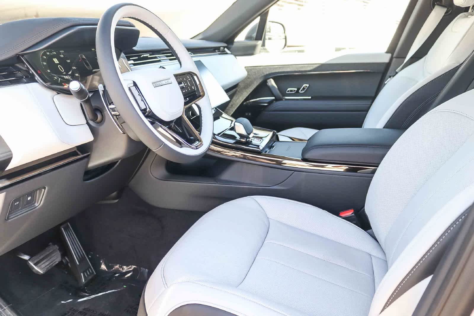 New 2027 Fuji White Land Rover Battersea Edition image 18