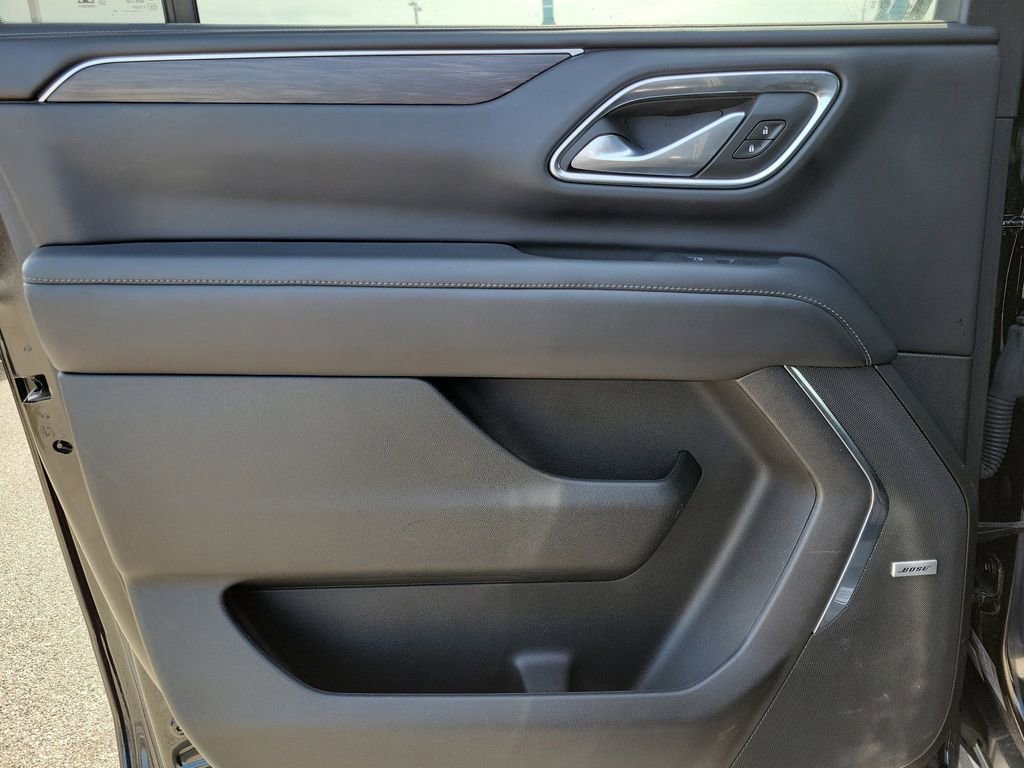 2024 Chevrolet Suburban LT - Photo 10