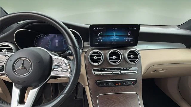 Used 2021  Mercedes-Benz GLC 300 image 11