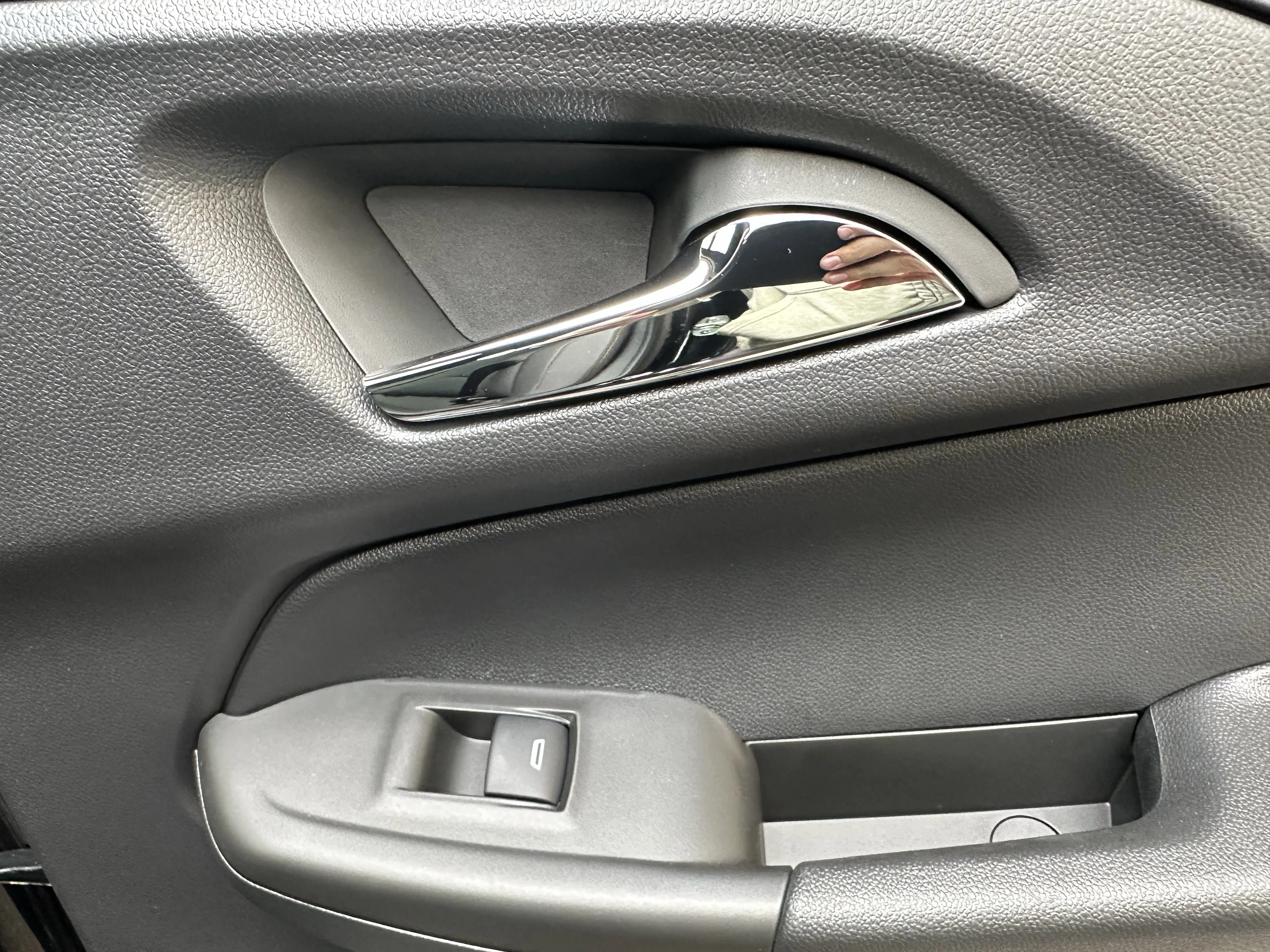 New 2026 Mosaic Black Metallic Chevrolet ACTIV image 21