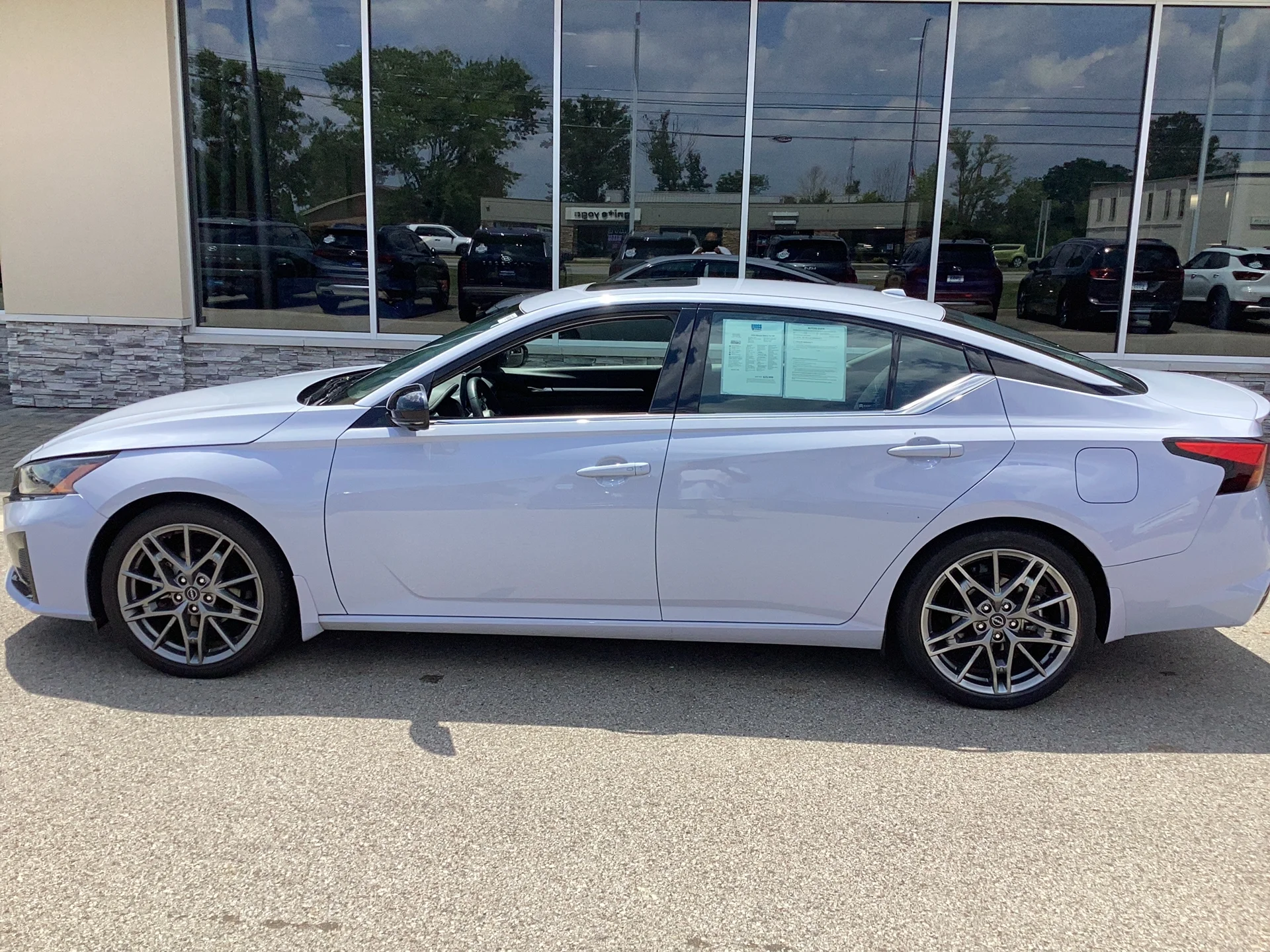 Used 2024 GRAY Nissan 2.0 SR image 11