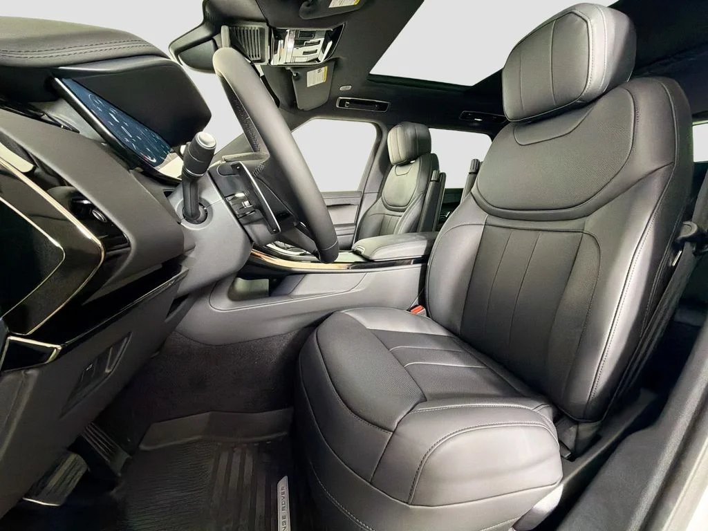 New 2027 Fuji White Land Rover Dynamic SE image 22
