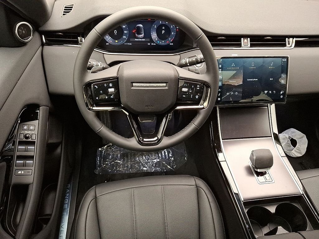 New 2026 Seoul Pearl Silver Land Rover Dynamic image 7