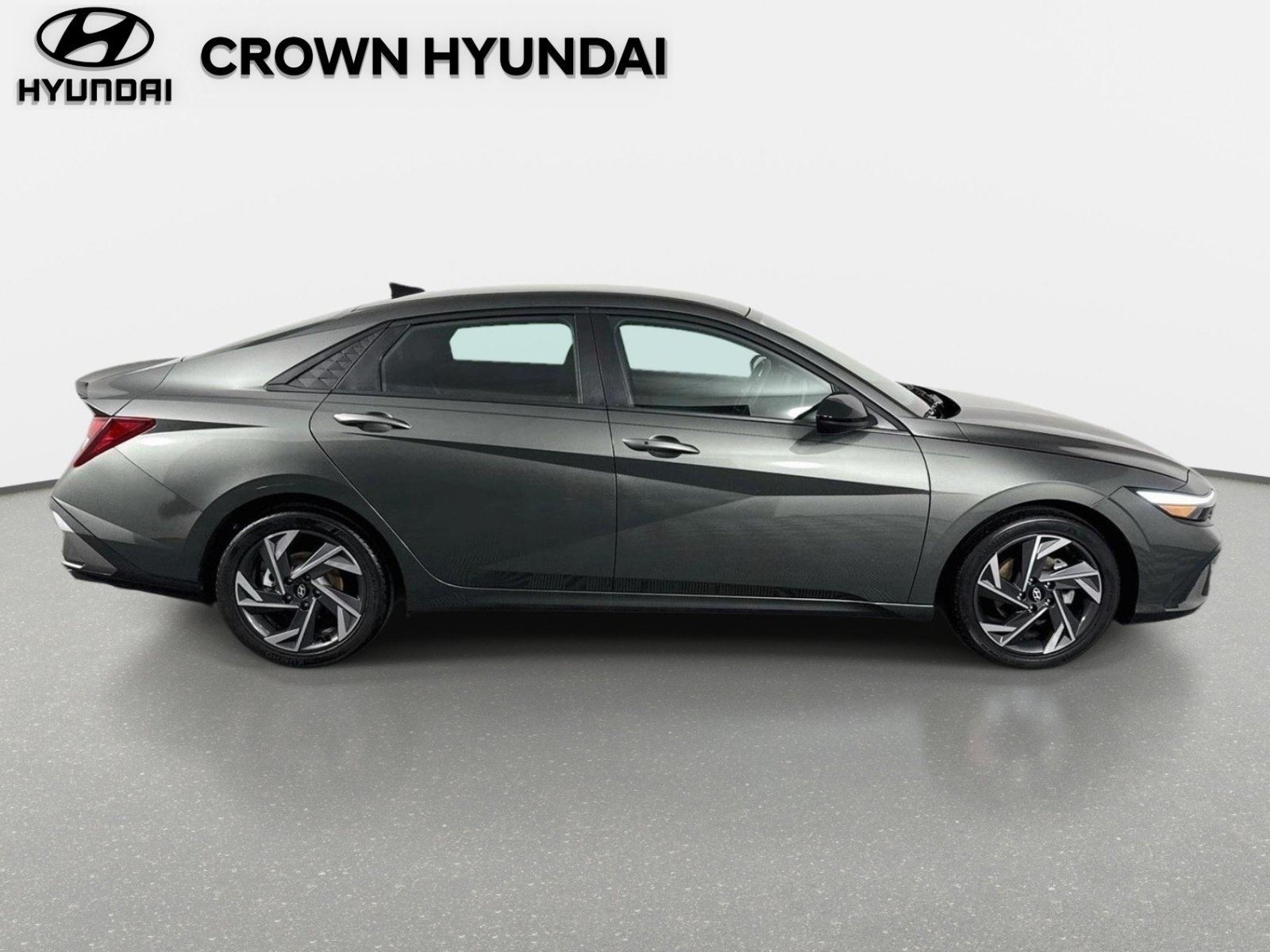 Used 2025 Amazon Gray Hyundai SEL Sport image 4