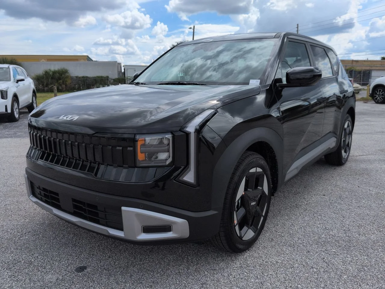 New 2027 Aurora Black Pearl Kia EX image 8