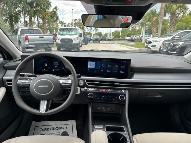 Used 2025 Silver Hyundai SEL image 21