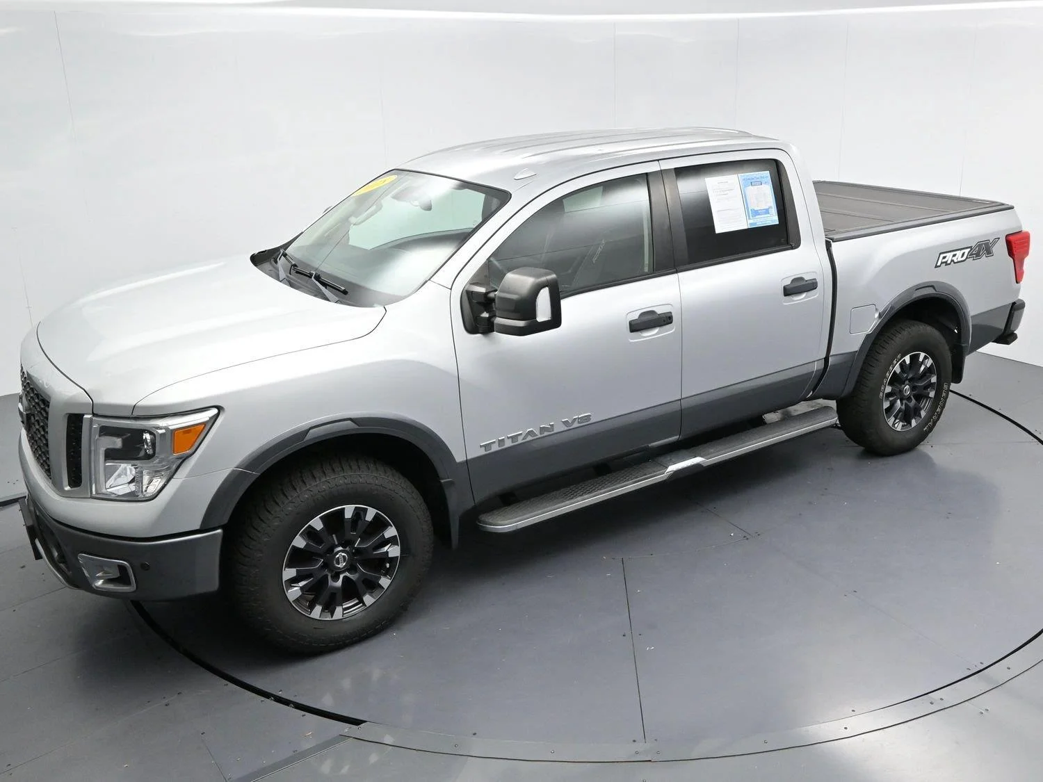 Used 2018 Brilliant Silver Nissan PRO-4X image 43