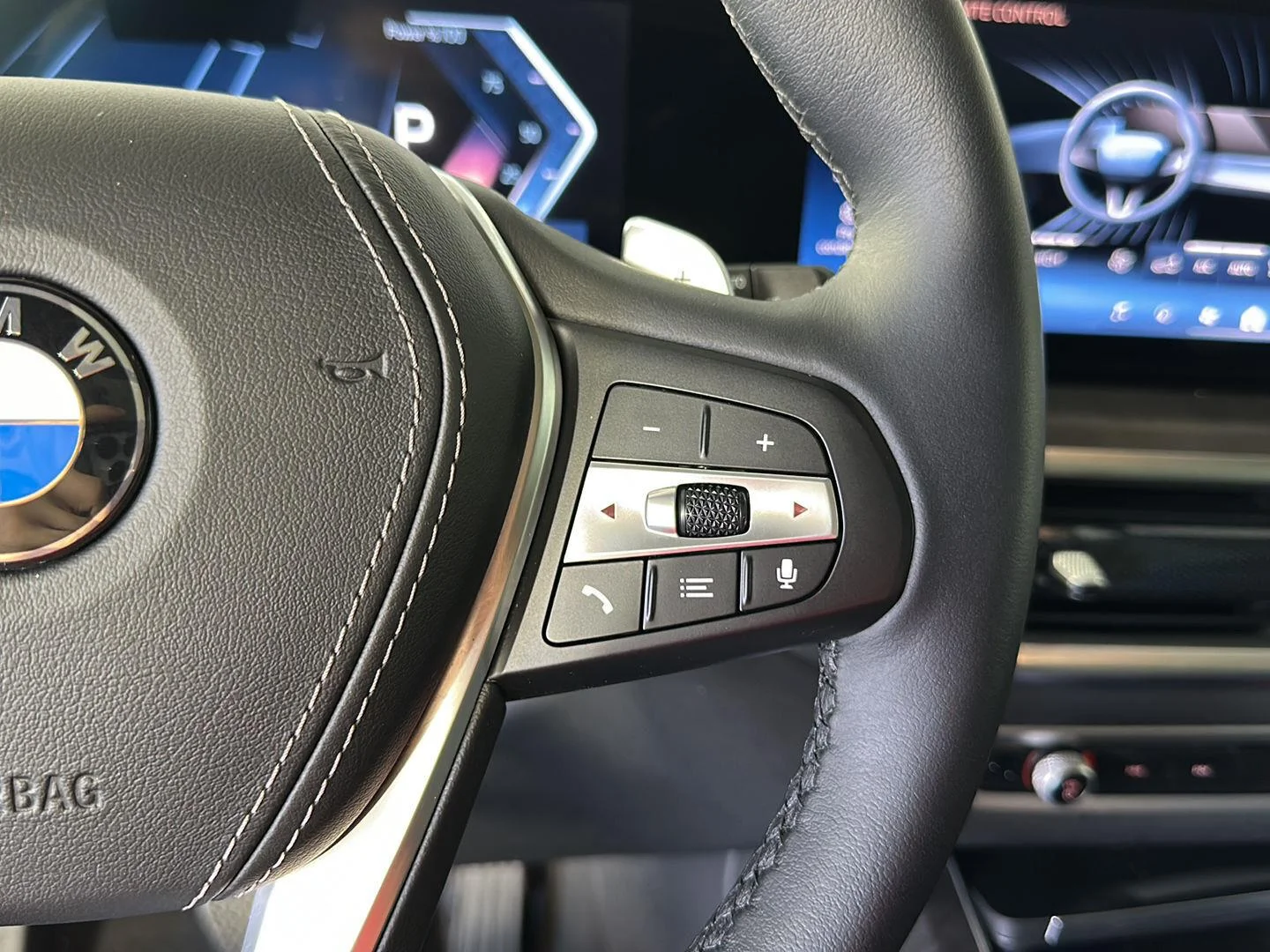 Used 2024 Manhattan Green Metallic BMW xDrive40i image 16