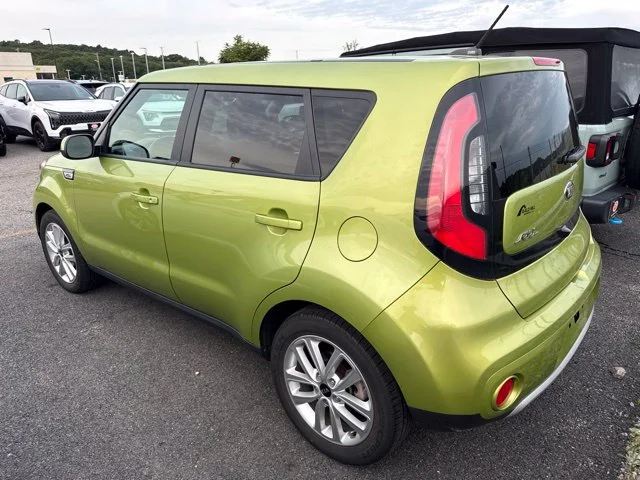Used 2018 Green Kia Plus image 4