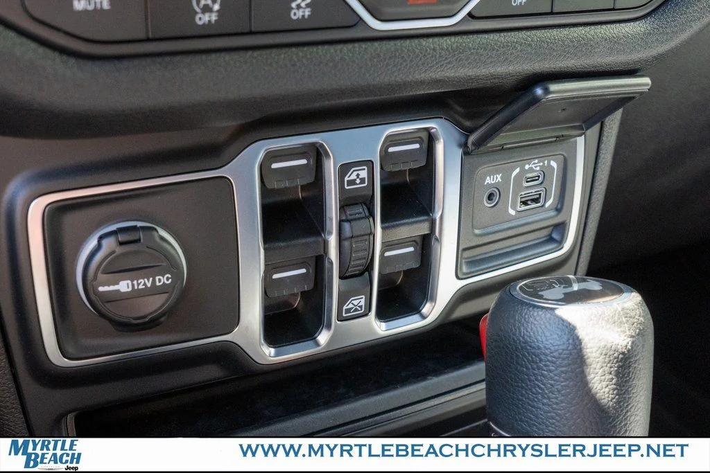 New 2026 Hydro Blue Pearl-Coat Exterior Paint Jeep Sport S image 23