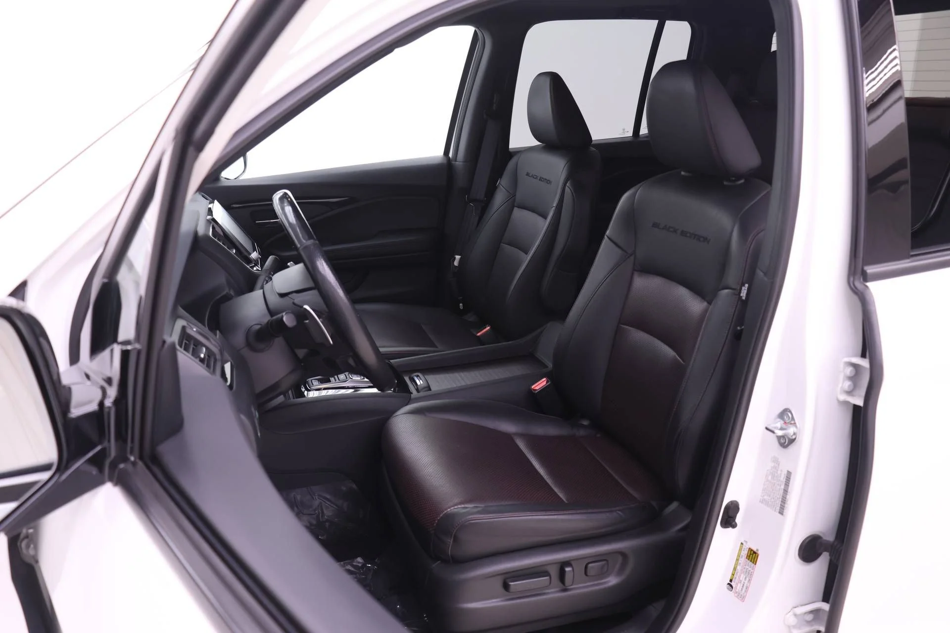 Certified Used 2023 Platinum White Pearl Honda Black Edition image 4