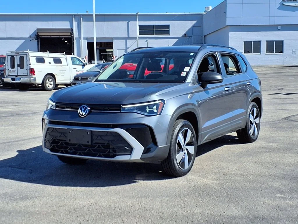 Used 2025 Volkswagen Taos S with VIN 3VV8C7B21SM009731 for sale in Kansas City