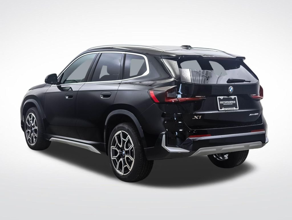 New 2027 Jet Black BMW xDrive28i image 3