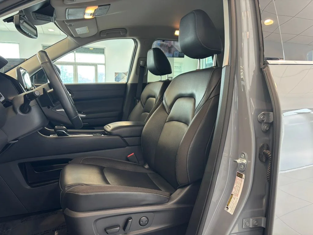 Used 2022 Gray Nissan SL image 12