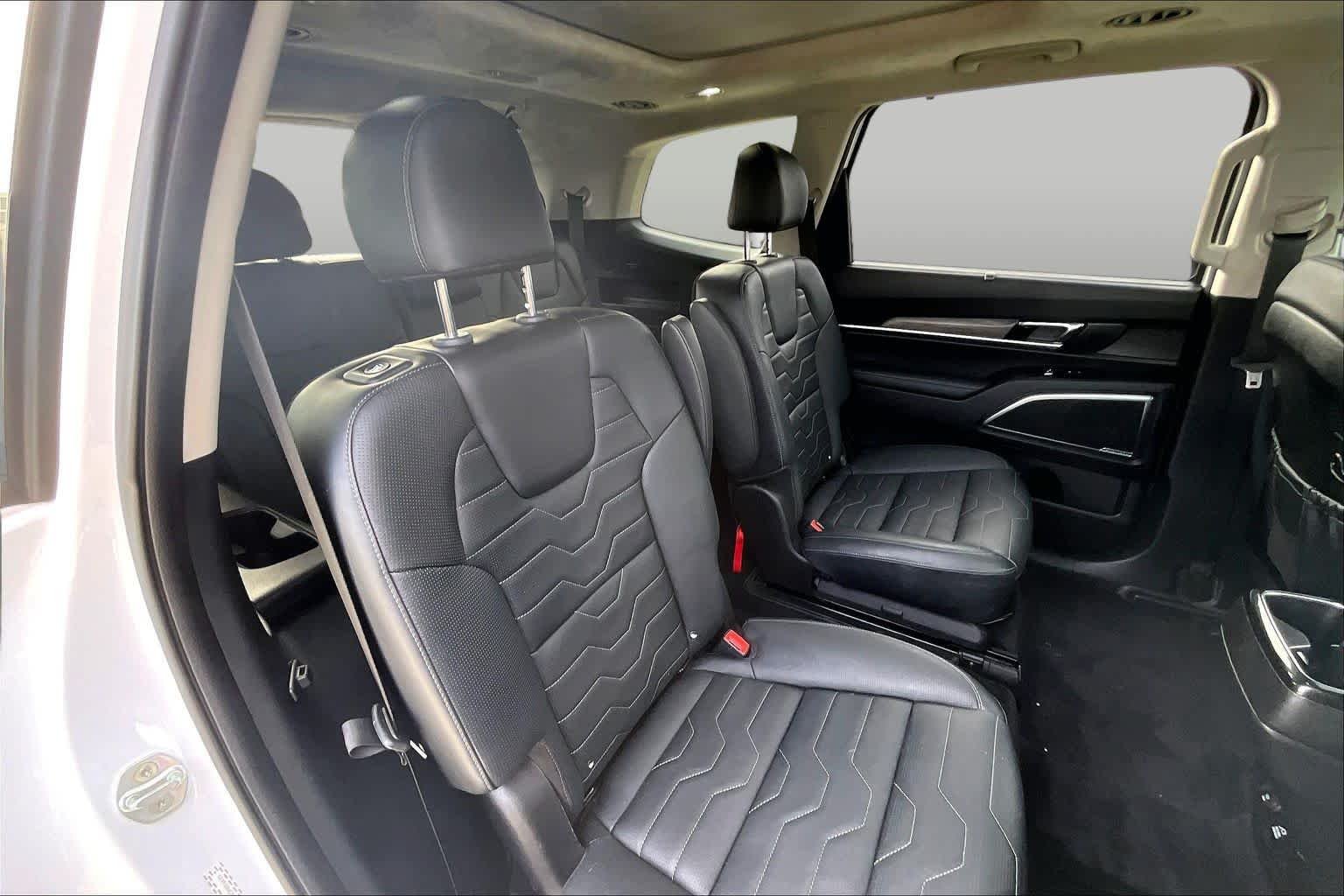 Used 2022 Glacial White Pearl Kia SX image 19