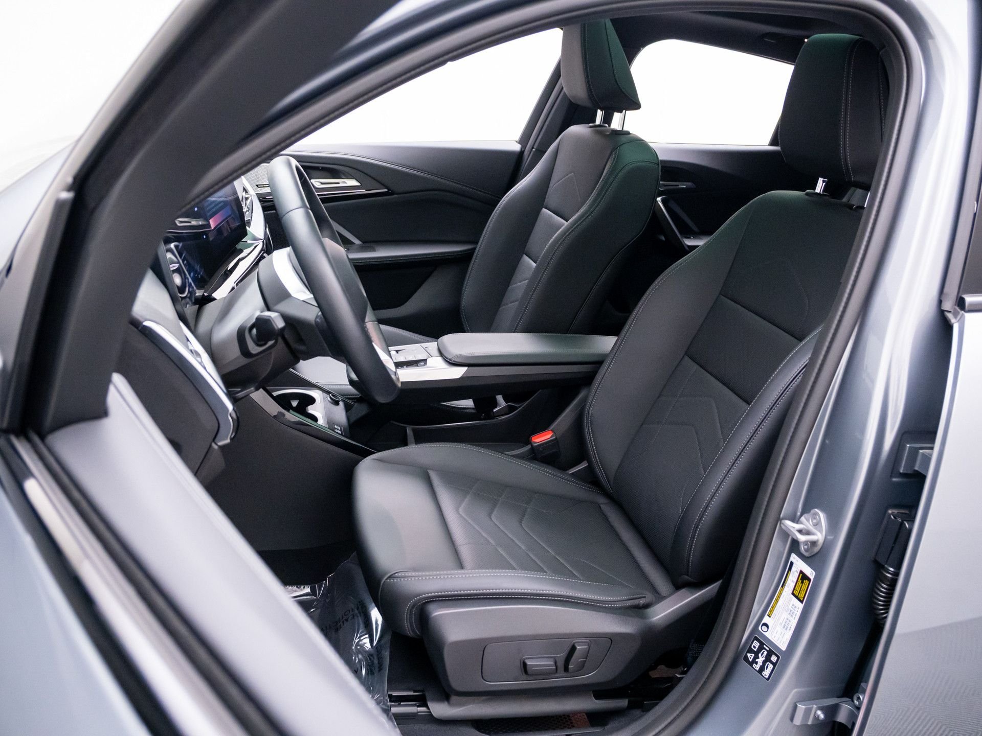 Certified Used 2025 Skyscraper Grey Metallic BMW xDrive28i image 17