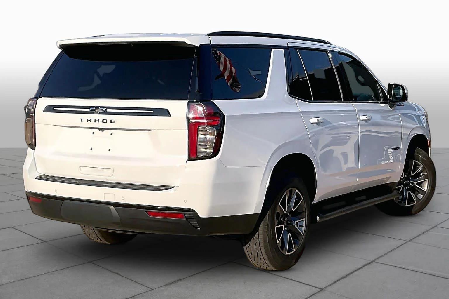 Used 2024 Summit White Chevrolet Z71 image 27