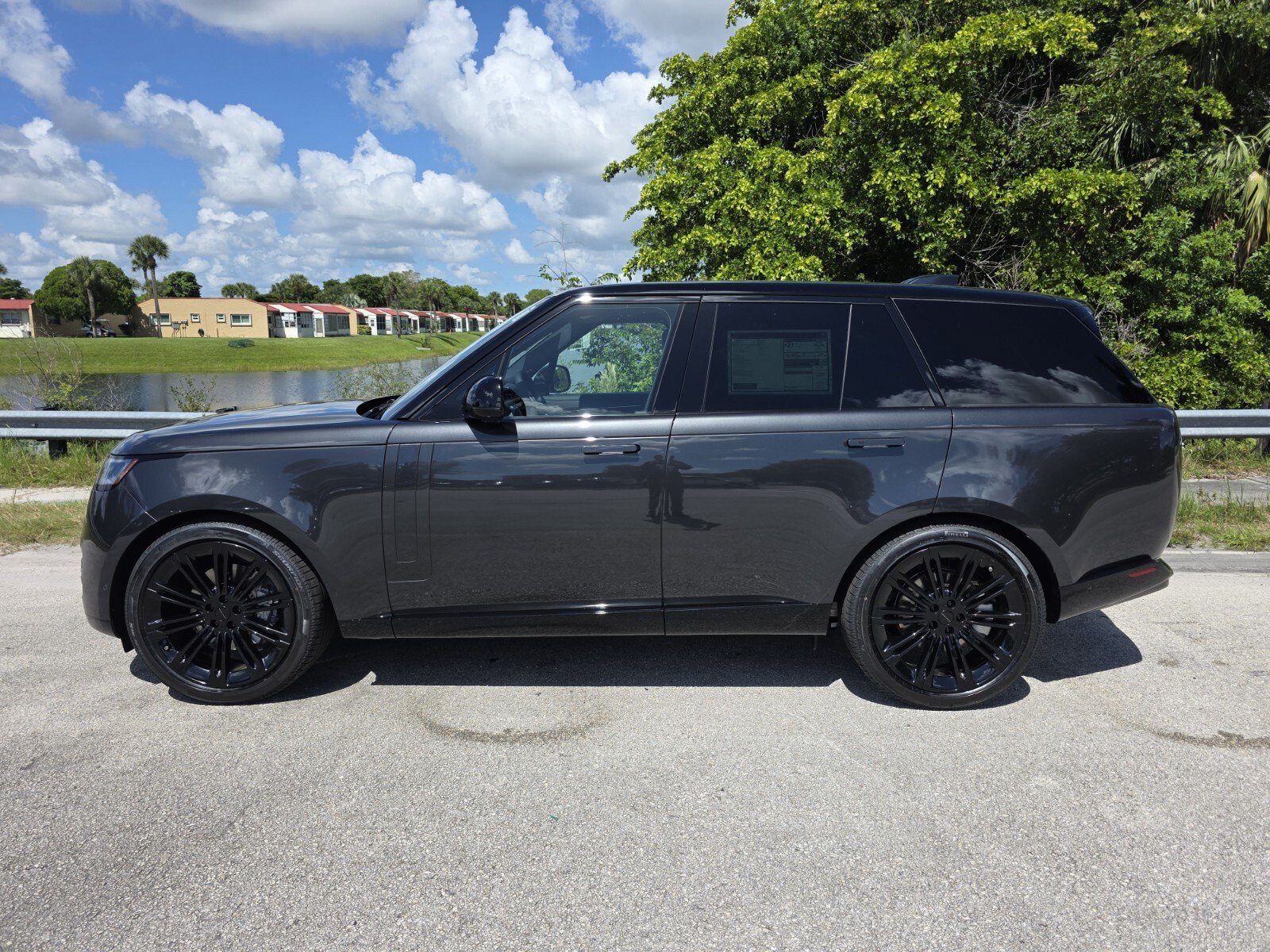 New 2026 Carpathian Grey Land Rover P400 SE image 7