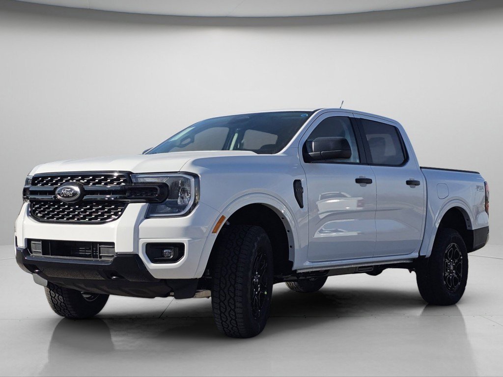 Used 2025 Oxford White Ford XLT image 19