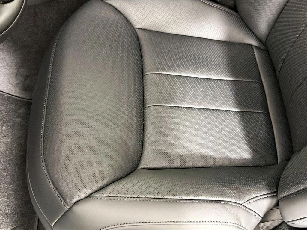 New 2026 Santorini Black Land Rover Dynamic SE image 20