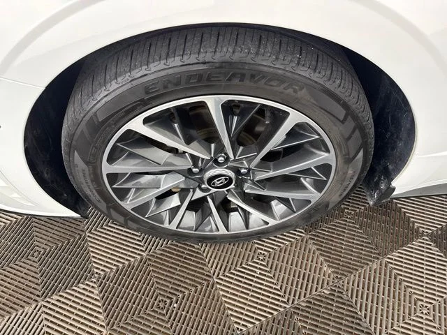 Used 2022 Gray Hyundai Limited image 26
