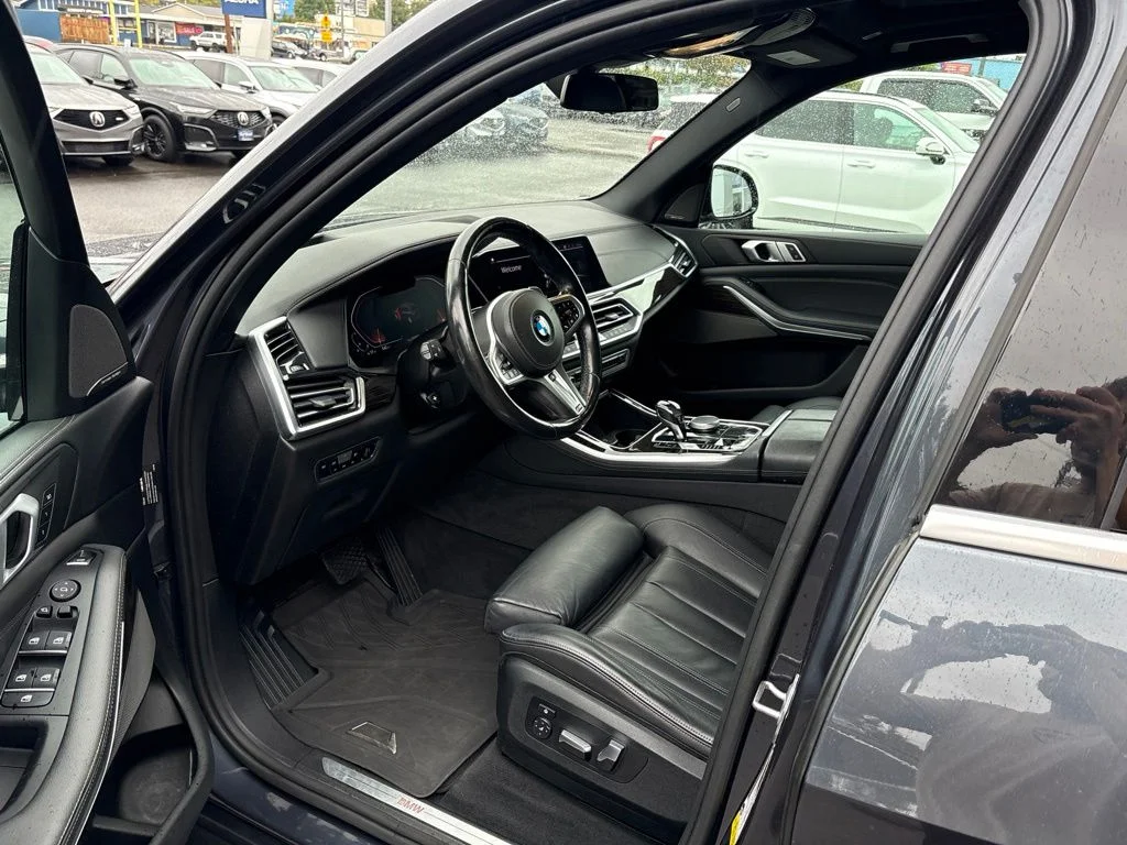 Used 2019 Gray BMW xDrive40i image 13