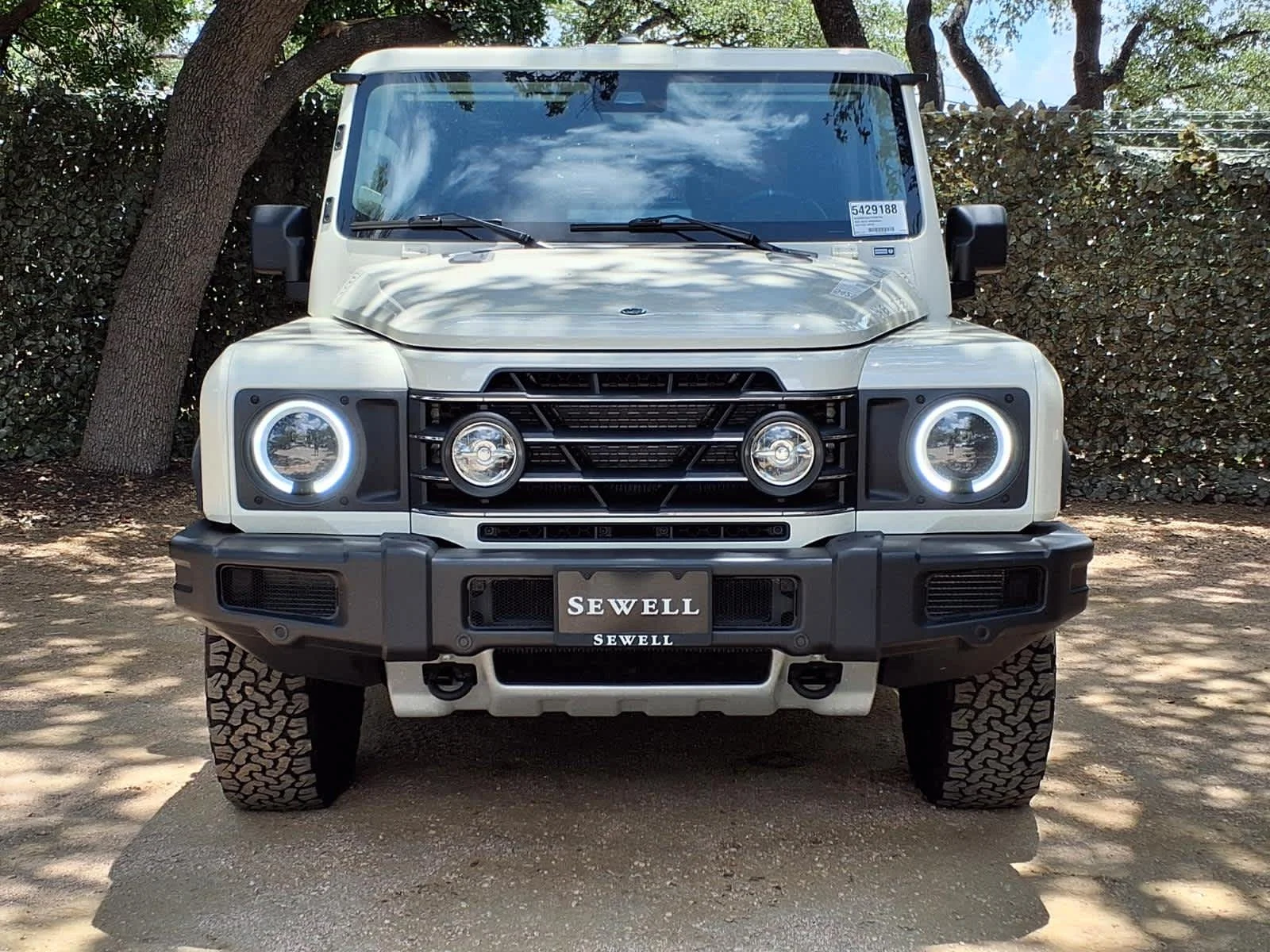 New 2026 SCOTTISH WHITE INEOS Fieldmaster Edition image 2