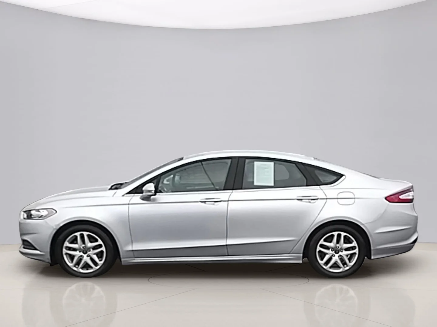 Used 2016 Silver Ford SE image 2