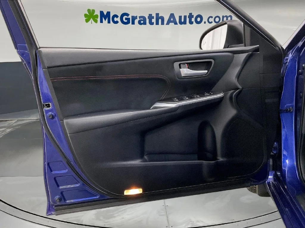 Used 2016 Blue Toyota XSE V6 image 27