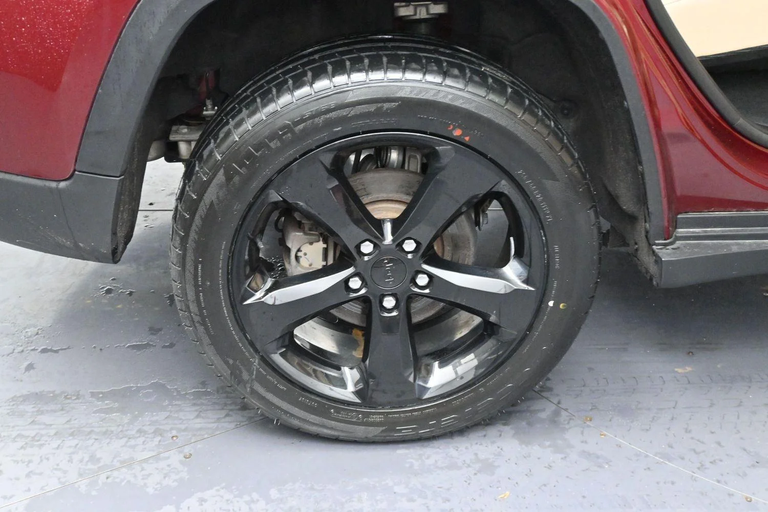 Used 2023 Velvet Red Pearlcoat Jeep Limited image 35